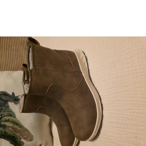 Khombu Dusk Ladies Size 9, All Weather Boot, Brown - Picture 1 of 8